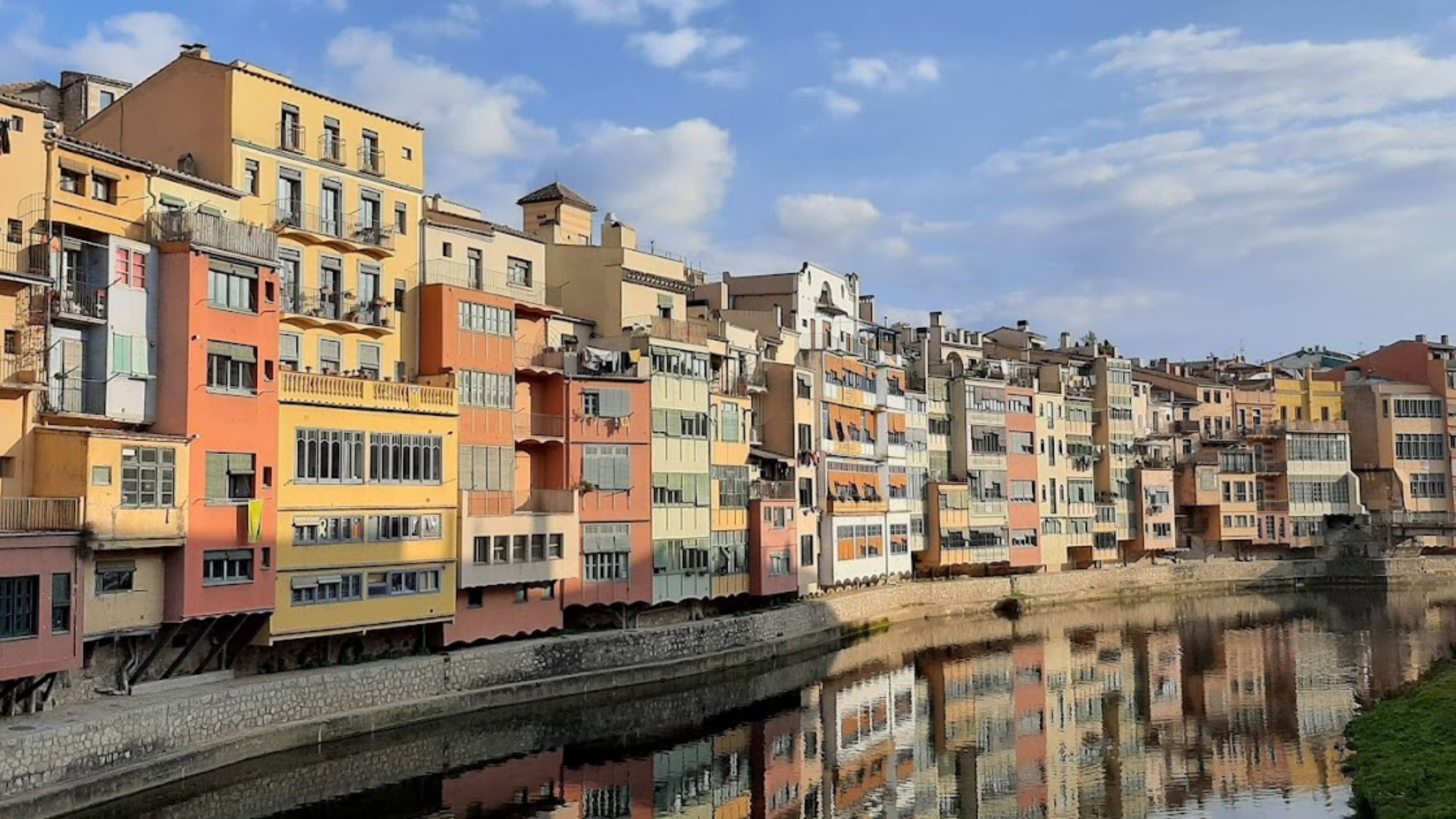 Girona gekleurde huizen